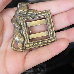 Vintage cat frame picture brooch